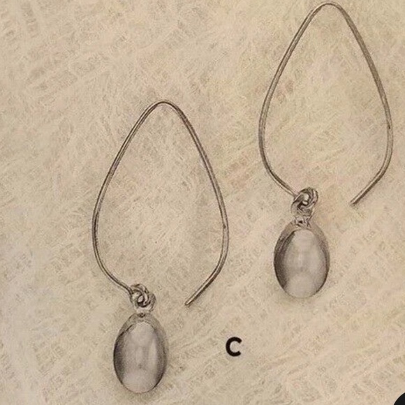 Silpada Oval Drop Treader Earrings - Picture 2 of 5